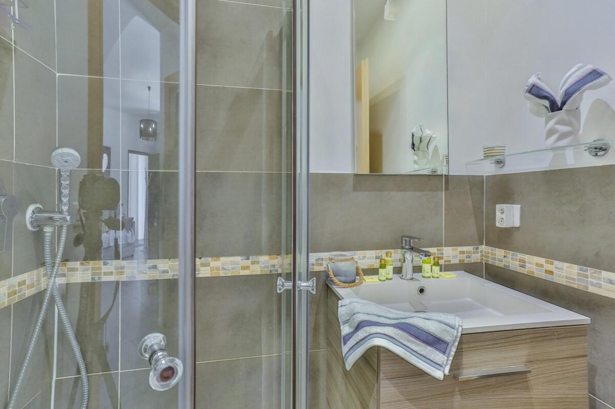 France 82 D - 2 Rooms - Terrace - 1 Min To The Sea Nice Luaran gambar